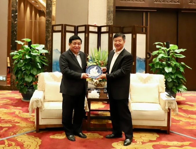 Nghiên cứu kinh nghiệm xây dựng khu thương mại tự do