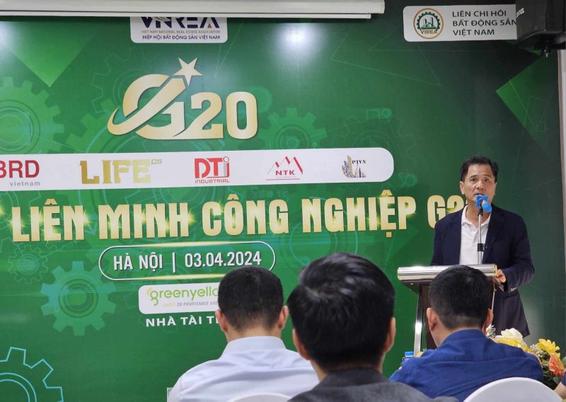 TS Nguyễn Văn Đính, Chủ tịch Hội Môi giới bất động sản Việt Nam phát biểu tại buổi lễ