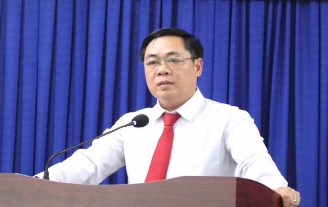 Tân Giám đốc Sở TN&MT tỉnh Quảng Nam Bùi Ngọc Ảnh phát biểu nhận nhiệm vụ.
