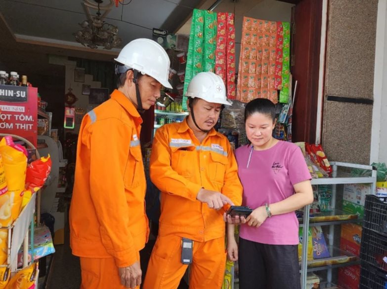 TP. HCM: Cảnh báo hóa đơn tiền điện tăng đột biến trong tháng 4