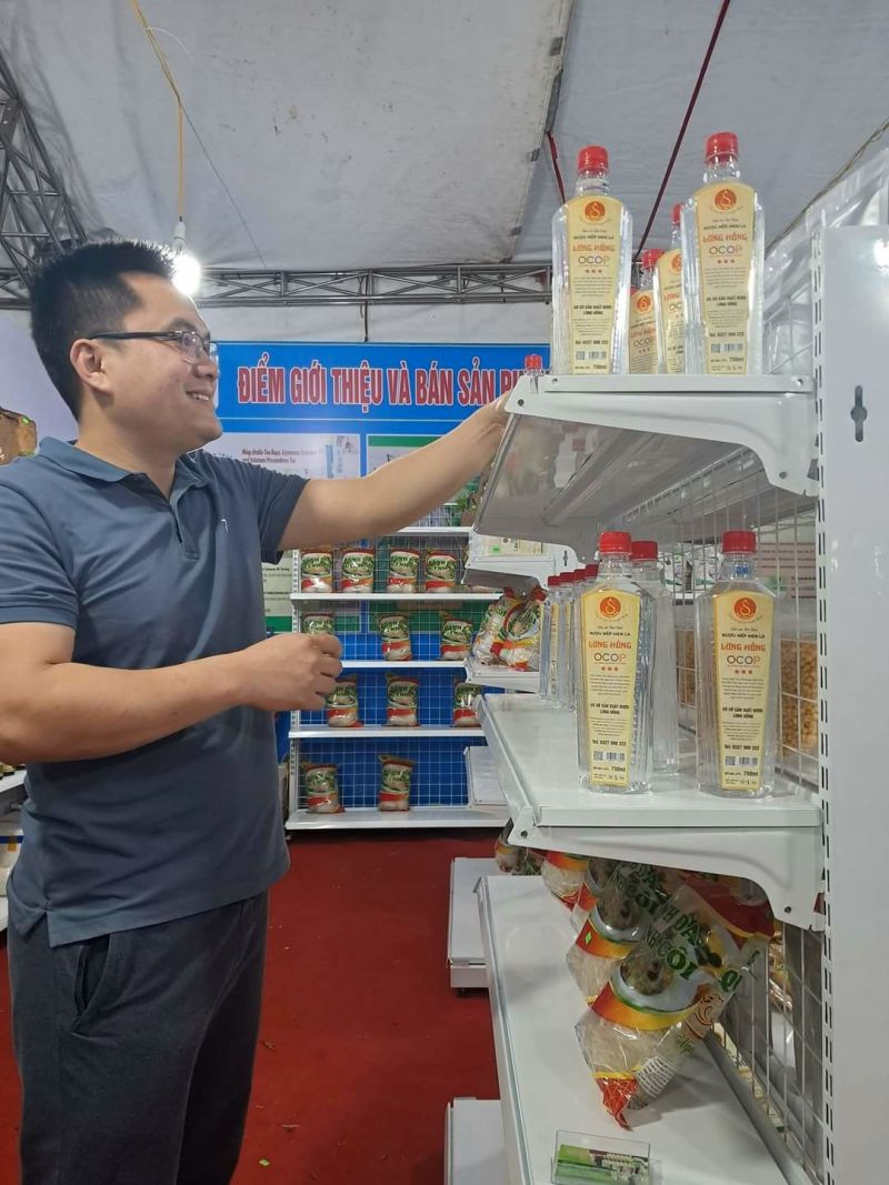 Chàng thanh niên Thái Bình khởi nghiệp từ sản phẩm OCOP thương hiệu Lừng Hồng