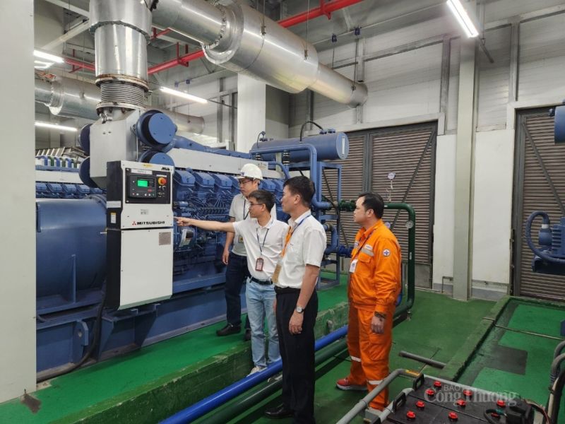Công ty TNHH Công nghệ chính xác Fuyu (Foxconn Việt Nam) đã đầu tư máy phát điện nhằm thực hiện Chương trình điều chỉnh phụ tải trong mùa nắng nóng của ngành điện- Ảnh:VGP/ Toàn Thắng