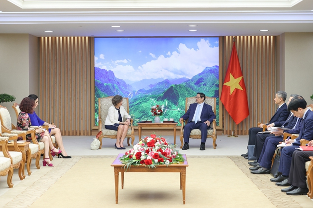 Đại sứ Carmen Cano de Lasala nhấn mạnh, các doanh nghiệp Tây Ban Nha ngày càng muốn hợp tác với Việt Nam - Ảnh: VGP/Nhật Bắc Đại sứ Carmen Cano de Lasala nhấn mạnh, các doanh nghiệp Tây Ban Nha ngày càng muốn hợp tác với Việt Nam - Ảnh: VGP/Nhật Bắc