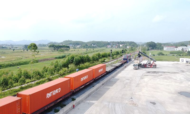 Ga liên vận quốc tế Kép (Lạng Giang) kết hợp với một số cảng cạn trong khu vực được kỳ vọng sẽ trở thành khu dịch vụ logistics hiện đại.