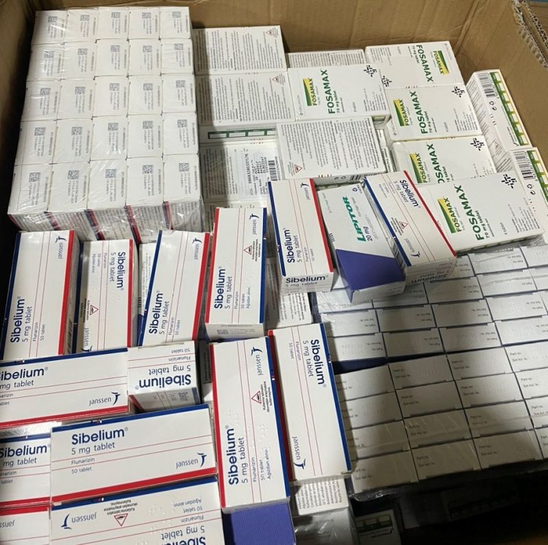 Tạm giữ gần 8.000 hộp thuốc tân dược không rõ nguồn gốc, xuất xứ