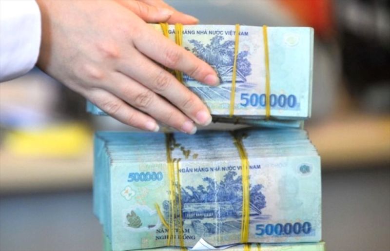 Hôm nay, thêm nhà băng tăng lãi suất huy động và giảm “lãi suất đặc biệt” cho khách hàng VIP