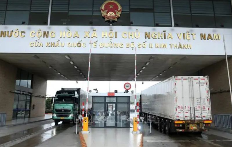 Hoạt động xuất nhập khẩu tại cửa khẩu quốc tế đường bộ số 2 Kim Thành, tỉnh Lào Cai.