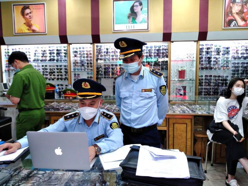 Lực lượng quản lý thị trường Bắc Giang tăng cường kiểm tra hàng hóa
