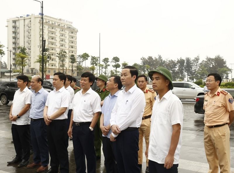 Chủ tịch UBND tỉnh Thanh Hóa Đỗ Minh Tuấn cùng đoàn đi khảo sát một số vị trí chuẩn bị cho chuổi các hoạt động lễ hội du lịch biển Sầm Sơn