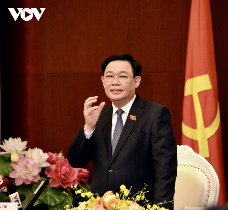 Chủ tịch Quốc hội ghi nhận và biểu dương những đóng góp quan trọng của Đại sứ quán Việt Nam và cộng đồng người Việt Nam tại Trung Quốc