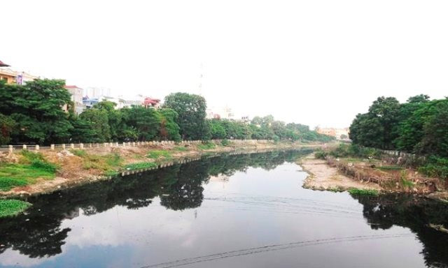 Sông Nhuệ ô nhiễm vượt hơn 10 lần mức cho phép