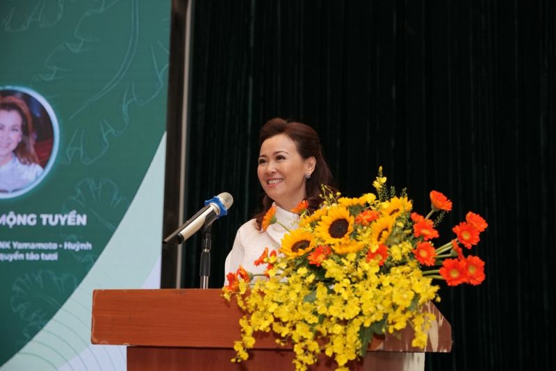 Bà Huỳnh Thị Mộng Tuyền - Giám đốc Công ty TNHH TM XNK Yamamoto - Huỳnh chia sẻ tại sự kiện.