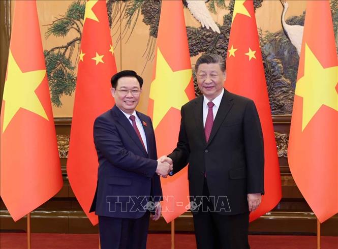 Chủ tịch Quốc hội Vương Đình Huệ hội kiến Tổng Bí thư, Chủ tịch nước Trung Quốc Tập Cận Bình. Ảnh: Nhan Sáng/TTXVN