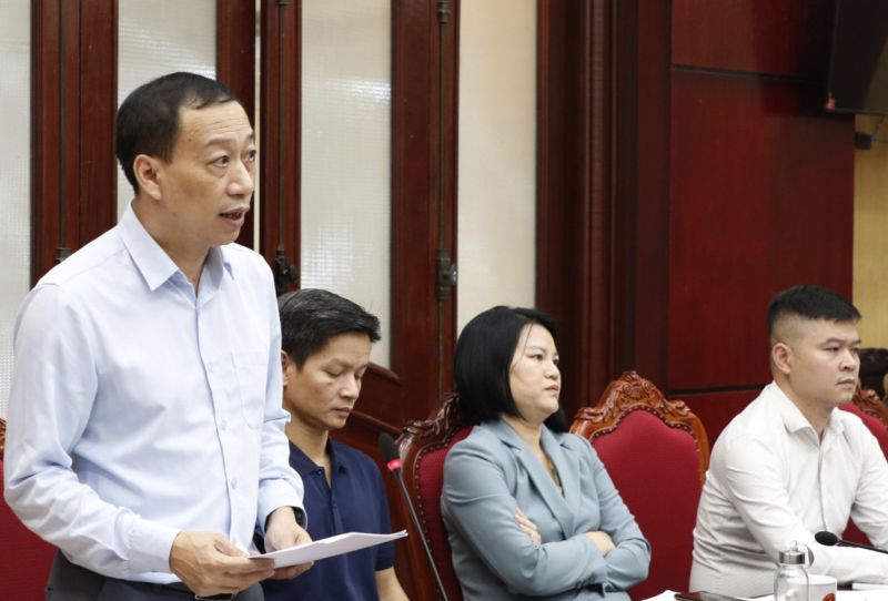 Đại diện C&ocirc;ng ty Đầu tư ph&aacute;t triển hạ tầng Viglacera. ph&aacute;t biểu tại hội nghị.