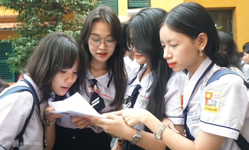 Biểu dương giáo viên, học sinh có thành tích cao trong kỳ thi chọn học sinh giỏi lớp 10