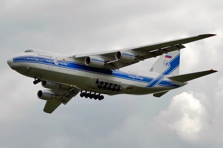 Máy bay An-124 của Nga.