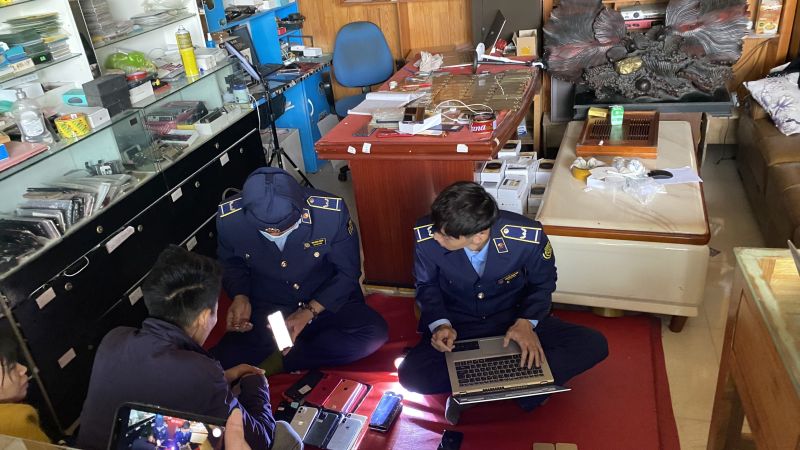 Lực lượng QLTT tỉnh Thái Bình kiểm tra, phát hiện, tạm giữ 07 chiếc điện thoại di động nhập lậu thuộc danh mục hàng hóa cấm nhập khẩu trị giá trên 30 triệu đồng