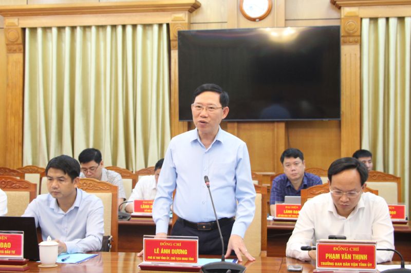 Ông Lê Ánh Dương, Chủ tịch UBND tỉnh Bắc Giang phát biểu tại buổi làm việc.