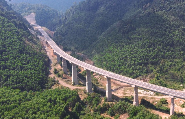 Cần hơn 3.000 tỷ đồng nâng cấp cao tốc La Sơn - Hòa Liên