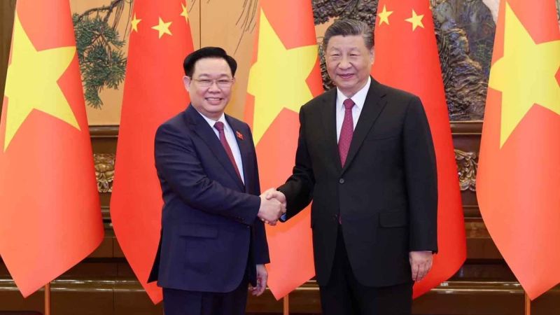 Chủ tịch Quốc hội Vương Đình Huệ hội kiến Tổng Bí thư, Chủ tịch nước Trung Quốc Tập Cận Bình, ngày 8/4. (Nguồn: TTXVN)