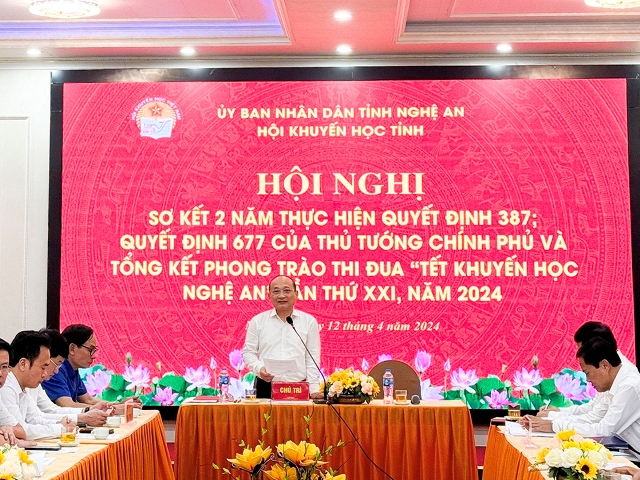 Chủ tịch Hội Khuyến học tỉnh Nghệ An Nguyễn Thanh Hiền phát biểu chỉ đạo tại Hội nghị.