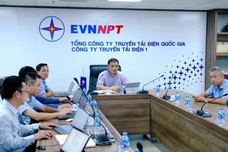 Ông Nguyễn Phúc An - Giám đốc PTC1, chủ trì cuộc họp Ban chỉ đạo đảm bảo vận hành lưới điện cao áp Trung - bắc mùa khô năm 2024
