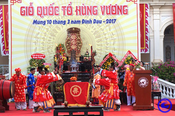 ​Lễ Giỗ Quốc Tổ Hùng Vương năm 2017 tại Bảo tàng Tiền Giang.