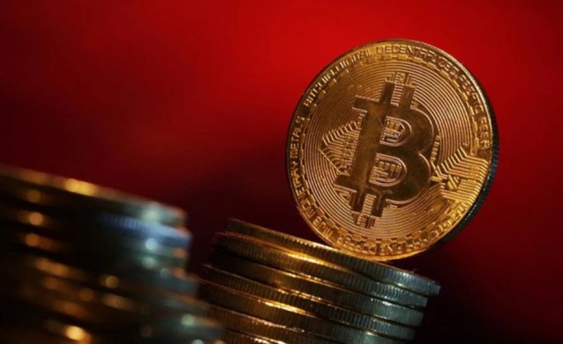 Bitcoin lao dốc hồi cuối tuần, chứng kiến mức giảm mạnh nhất trong năm.