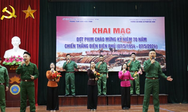 Tiết mục đạt Huy chương Vàng tại Hội thi Tuyên truyền lưu động toàn quốc kỷ niệm 70 năm chiến thắng Điện Biên Phủ.