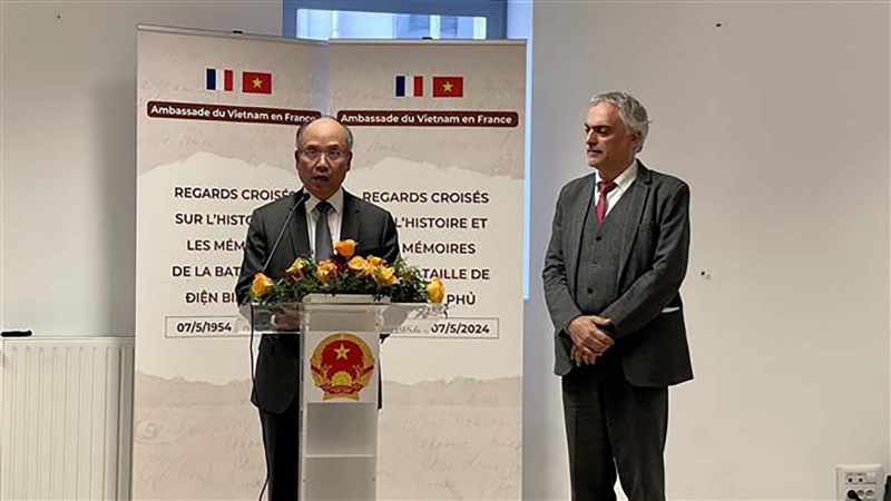 Đại sứ Đinh Toàn Thắng phát biểu tại lễ kỷ niệm.
