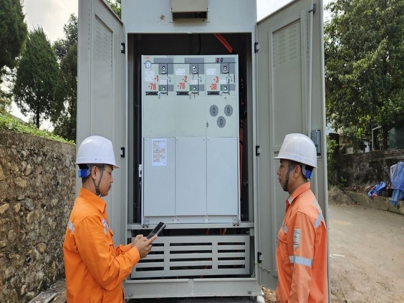Nghiệm thu hệ thống điện tự động hóa lưới điện trung áp khu vực Tiên Yên