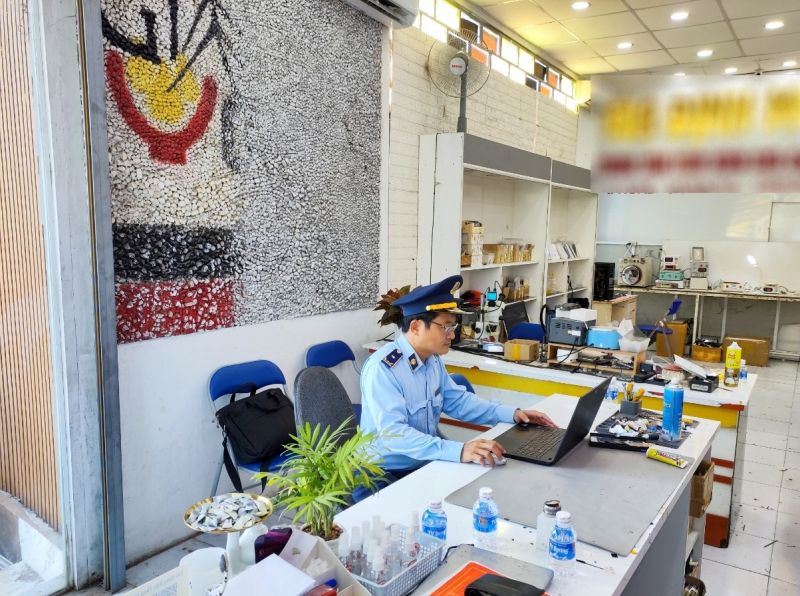 Lực lượng Quản lý thị trường tỉnh Tiền Giang kiểm tra tại cơ sở