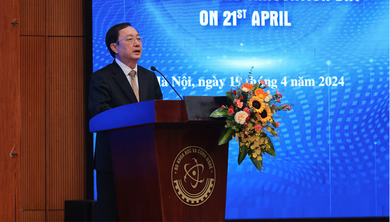 Bộ trưởng Bộ Khoa học và Công nghệ Huỳnh Thành Đạt phát biểu tại buổi lễ. Ảnh: Thái Mạnh.