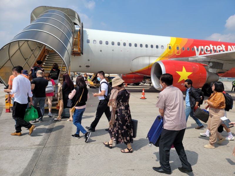 Theo Cục hàng không Việt Nam, trong giai đoạn cao điểm nghỉ lễ này, các hãng hàng không Việt Nam dự kiến cung ứng khoảng 900.000 ghế trên các đường bay nội địa