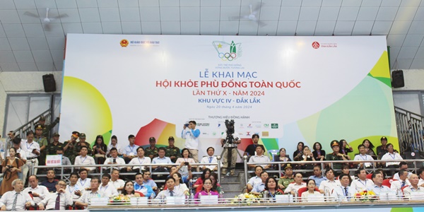 Các biểu dự Lễ khai mạc HKPĐ toàn quốc lần thứ X, khu vực IV