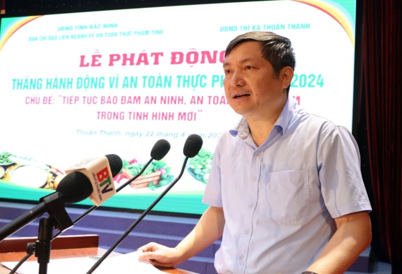 Trưởng Ban Quản lý An toàn thực phẩm tỉnh Nguyễn Vinh Thanh triển khai kế hoạch tổ chức Tháng hành động.