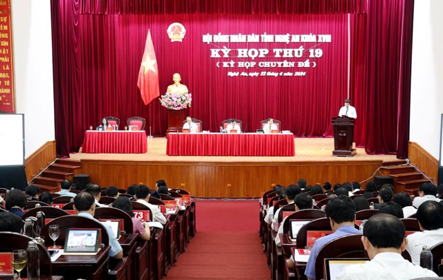 Quang cảnh Kỳ họp thứ 19 (kỳ họp chuyên đề) của HĐND tỉnh khóa XVIII, nhiệm kỳ 2021-2026.