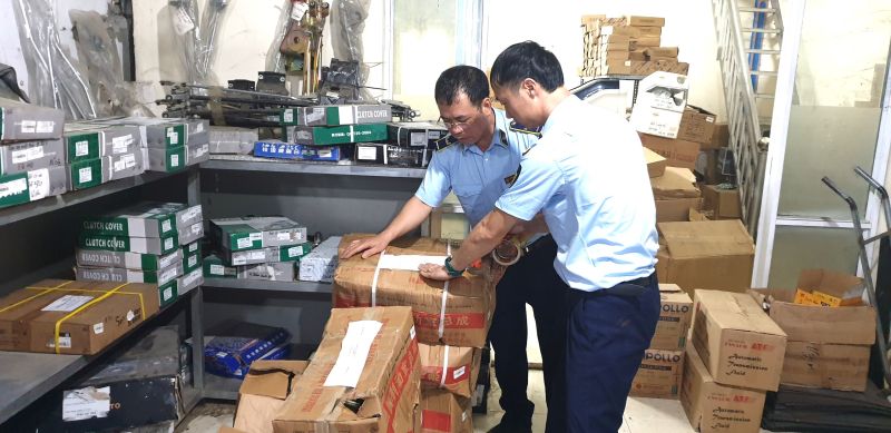 Lạng Sơn đẩy mạnh kiểm tra chống hàng lậu, hàng giả