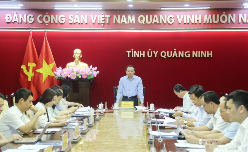 Ông Nguyễn Xuân Ký, Ủy viên Trung ương Đảng, Bí thư Tỉnh ủy, Chủ tịch HĐND tỉnh chủ trì và kết luận hội nghị.