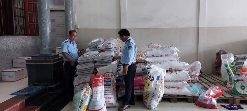 QLTT Vĩnh Long xử lý hàng chục vụ vi phạm, thu nộp ngân sách gần 600 triệu đồng trong tháng 4/2024