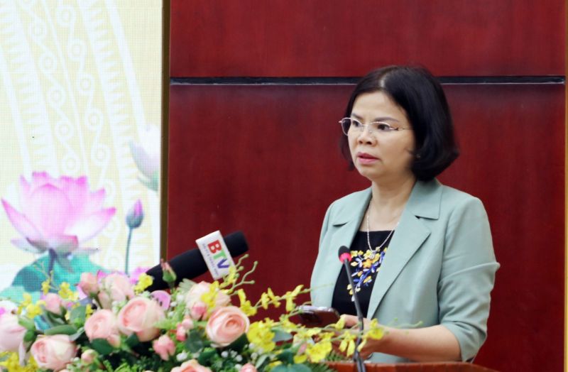Đồng chí Nguyễn Hương Giang, Phó Bí thư Tỉnh ủy, Chủ tịch UBND tỉnh chủ trì cuộc họp.