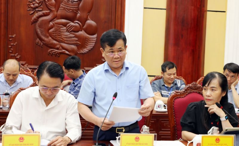 Phó Giám đốc Sở Nông nghiệp và Phát triển nông thôn Nguyễn Công Trình phát biểu tại cuộc họp