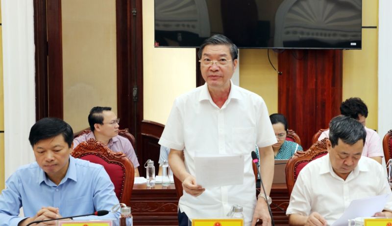 Giám đốc Sở Kế hoạch và Đầu tư Nguyễn Đình Xuân. phát biểu tại cuộc họp.