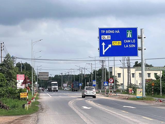 Dự án có điểm đầu – Km0 (La Sơn), kết nối với điểm cuối của tuyến cao tốc đoạn Cam Lộ - La Sơn (Ảnh: Hoàng Hữu Quyết)