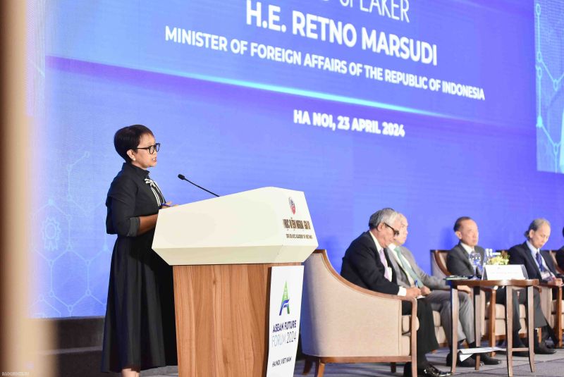 Bộ trưởng Ngoại giao Indonesia Retno Marsudi phát biểu tại Phiên toàn thể thứ hai Diễn đàn Tương lai ASEAN 2024. (Ảnh: Nguyễn Hồng)