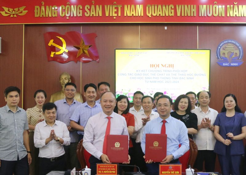 Lãnh đạo Sở Giáo dục và Đào tạo, Trường Đại học Thể dục Thể thao Bắc Ninh ký kết quy chế phối hợp.