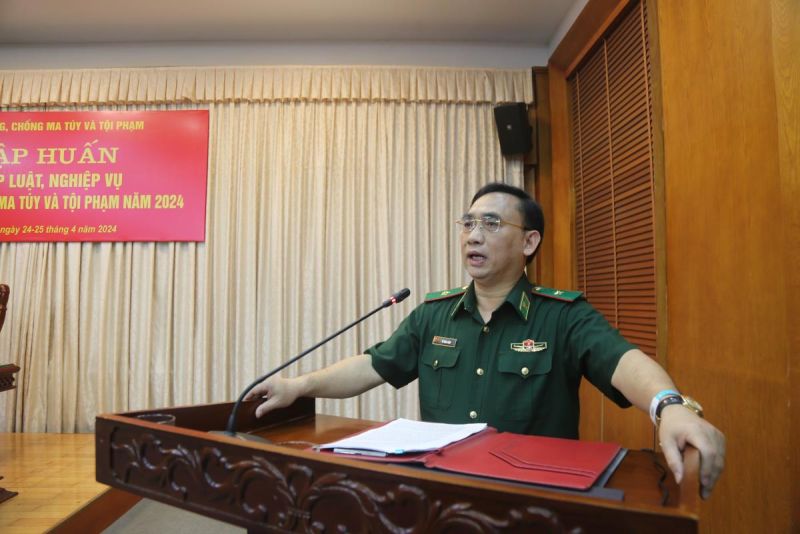 Thiếu tướng Đỗ Ngọc Cảnh phát biểu khai mạc tập huấn. Ảnh: Cẩm Linh