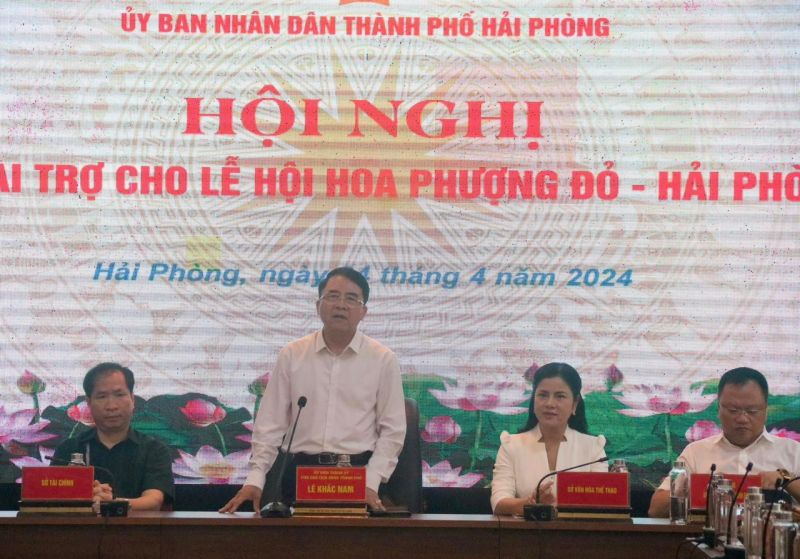 Đồng chí Lê Khắc Nam PCT UBND TP. Hải Phòng phát biểu tại hội nghị