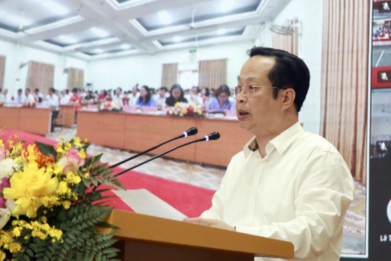 Giám đốc Sở GD&ĐT Hà Nội Trần Thế Cương phát biểu khai mạc hội nghị. (Ảnh: Thống Nhất)