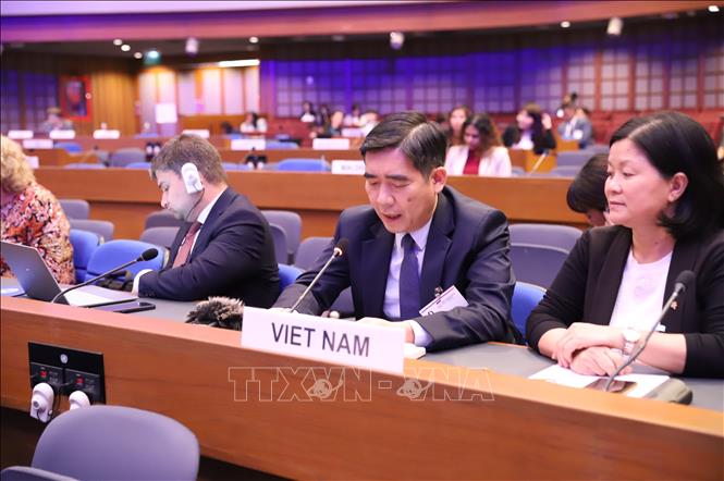 Ông Phạm Việt Hùng, Đại sứ được bổ nhiệm của Việt Nam tại Thái Lan phát biểu tại phiên họp. Ảnh: Đỗ Sinh/PV TTXVN tại Thái Lan